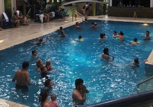 Are hotel pools open in quebec?
